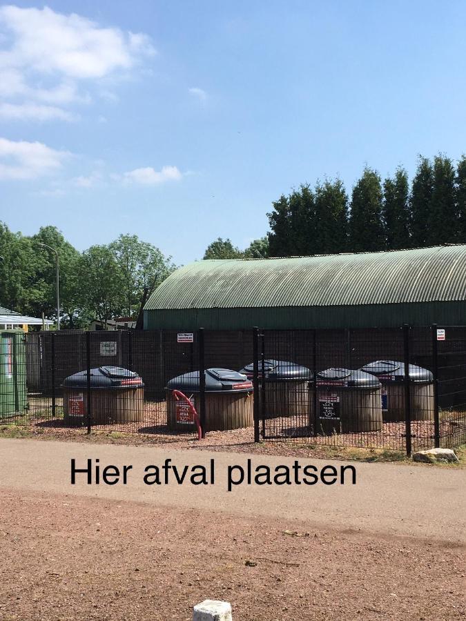 Ruime Chalet Midden In De Natuur In Lith מראה חיצוני תמונה
